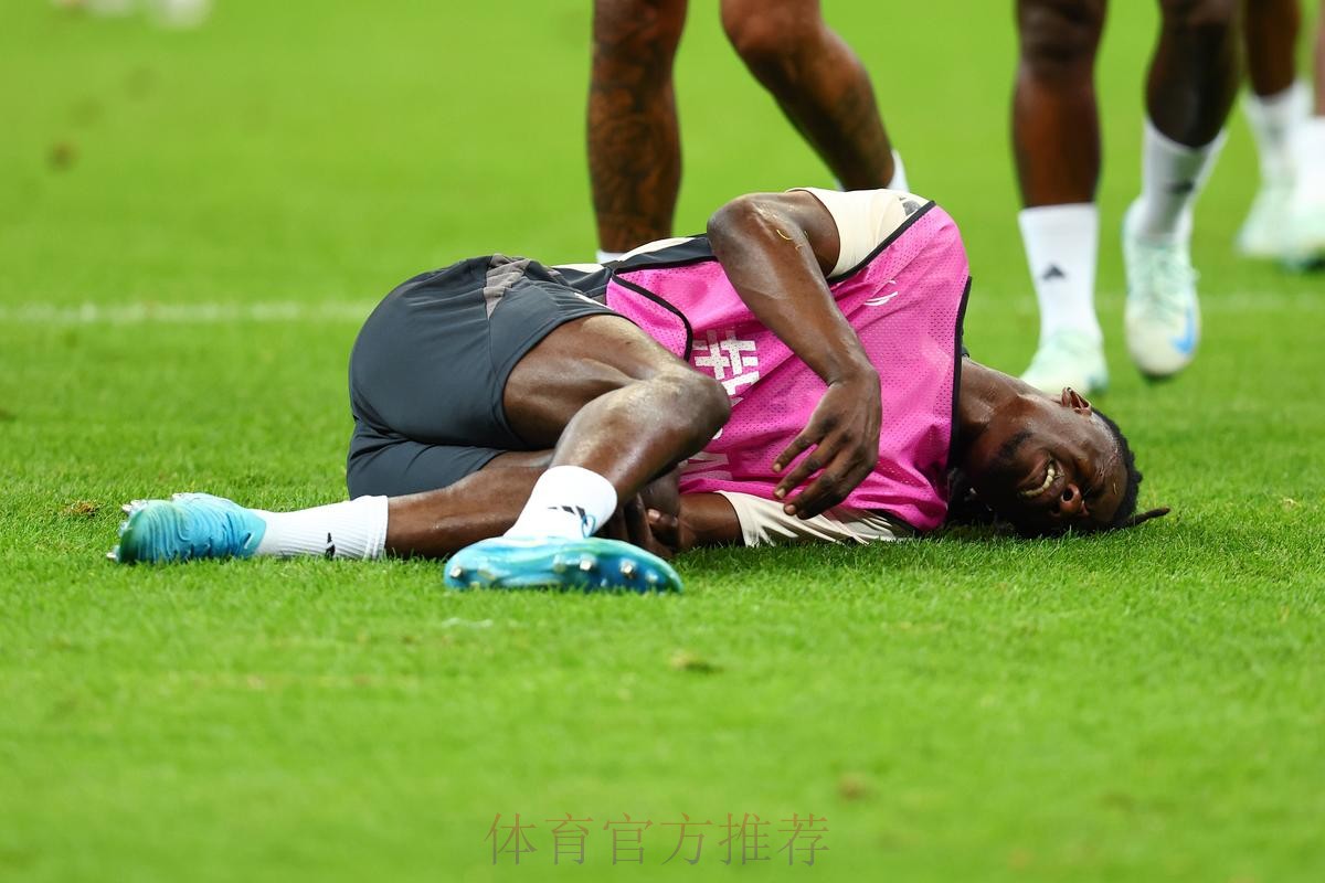 记者：皇马小将胡安-马丁内斯接受了膝盖手术